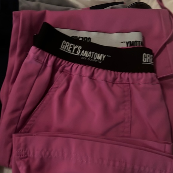 Grey’s Anatomy scrubs set - Picture 2 of 3